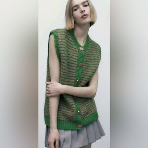 ZARA Pink & Green Soft Knit Vest Size: M